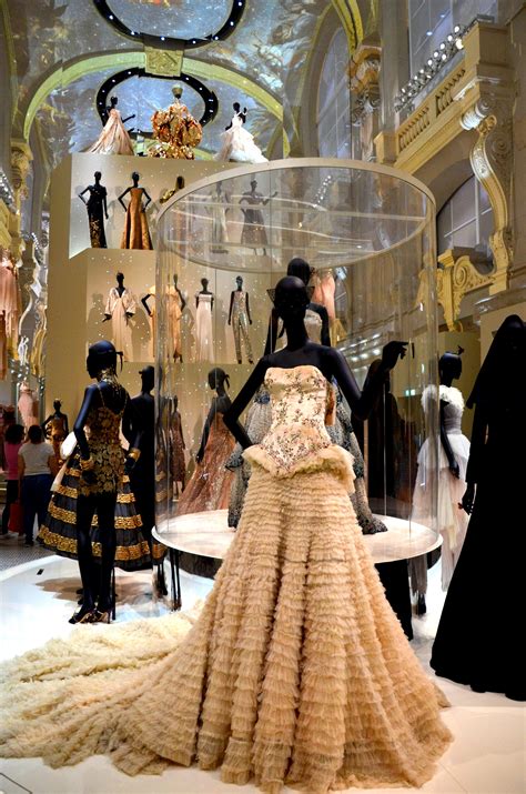 une vrai de vari christain dior|Christian Dior couture.